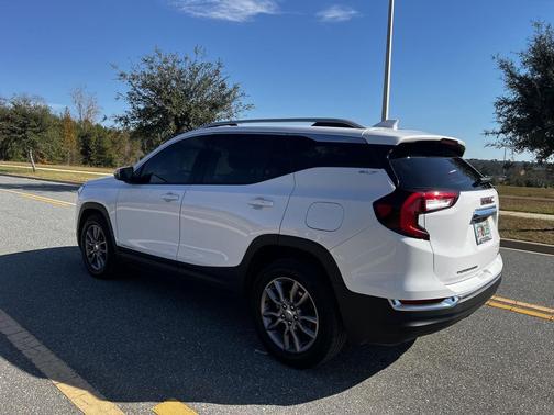 2023 GMC Terrain SLT