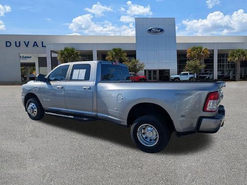 2019 RAM 3500 Big Horn Crew Cab 4x2 8' Box