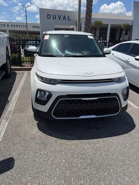 Snow White Pearl 2022 Kia Soul LX