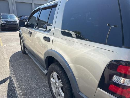 2006 Ford Explorer XLT