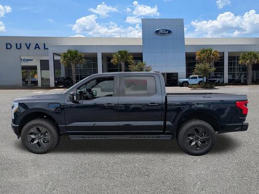 2024 Ford F-150 Lightning LARIAT