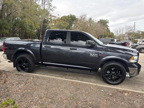 2018 RAM 1500 SLT