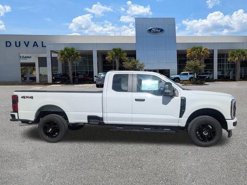 Oxford White 2025 Ford F-350 XL