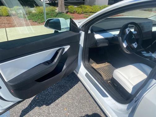 2020 Tesla Model 3 Standard Range