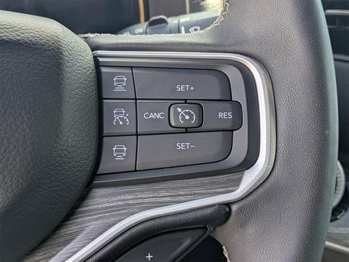 2023 Jeep Wagoneer L Series III 4x2