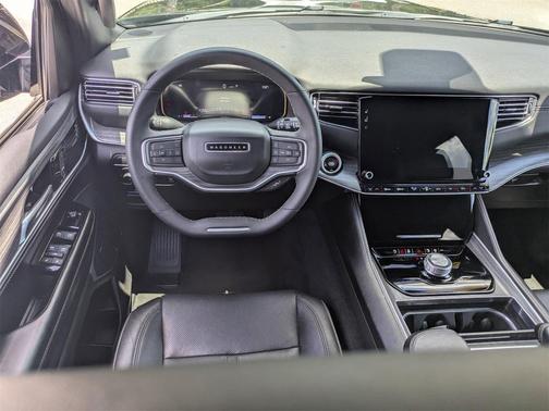 2023 Jeep Wagoneer L Series III 4x2
