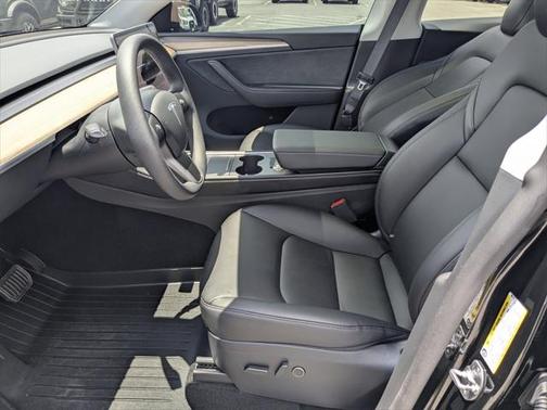 2025 Tesla Model Y Long Range Dual Motor All-Wheel Drive