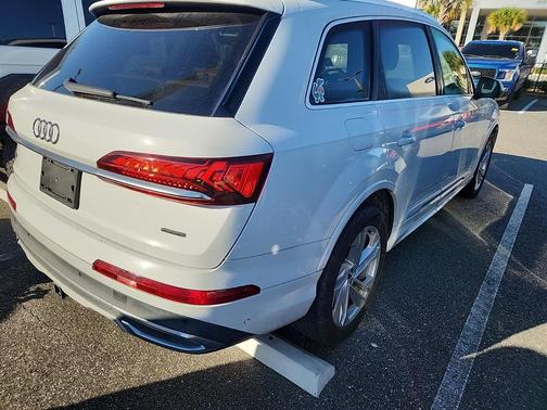 2020 Audi Q7 55 Premium Plus