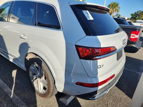 2020 Audi Q7 55 Premium Plus