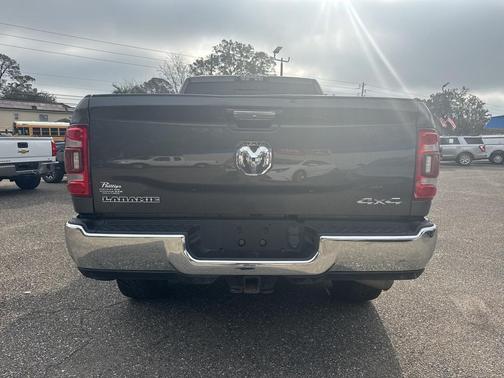 2019 RAM 3500 Laramie Crew Cab 4x4 6'4' Box