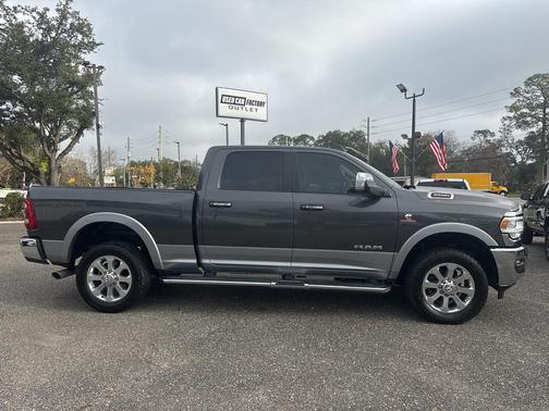 2019 RAM 3500 Laramie Crew Cab 4x4 6'4' Box