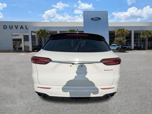 Bianco 2023 Maserati Grecale Modena