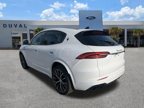 Bianco 2023 Maserati Grecale Modena