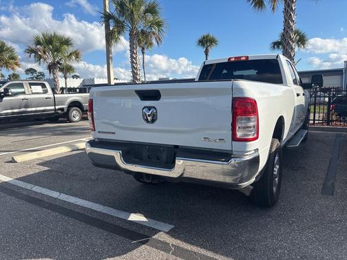 2024 RAM 2500 Big Horn Crew Cab 4x4 8' Box