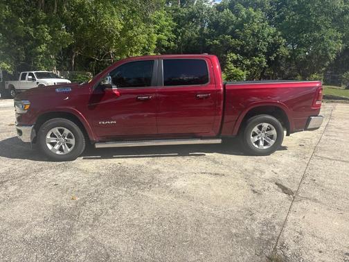 Delmonico Red Pearlcoat 2022 RAM 1500 Laramie