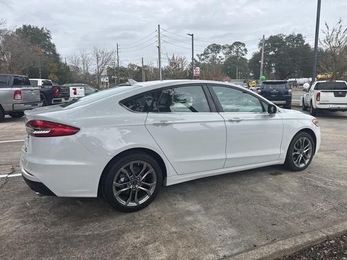 2020 Ford Fusion SEL