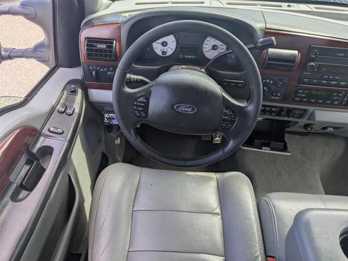 2005 Ford F-350 Lariat SuperCab Super Duty DRW