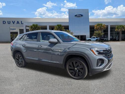 Pure Gray 2026 Volkswagen Atlas Cross Sport 2.0T SE w/Technology