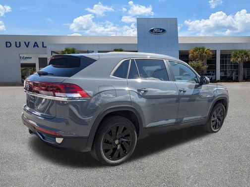 Pure Gray 2026 Volkswagen Atlas Cross Sport 2.0T SE w/Technology