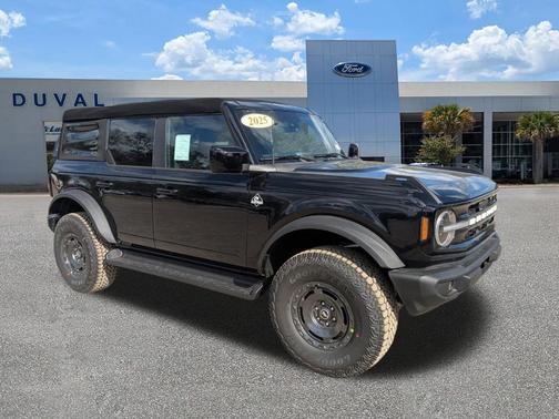 Shadow Black 2025 Ford Bronco Outer Banks