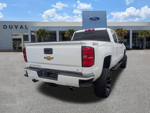 Summit White 2018 Chevrolet Silverado 1500 LT