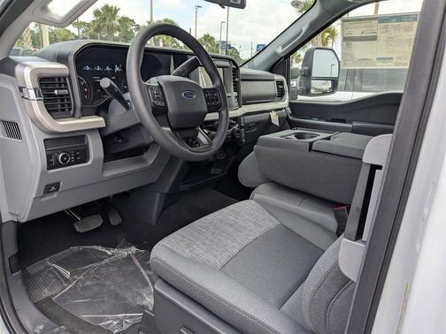 2025 Ford F-350 XLT