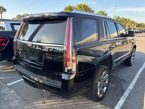 2018 Cadillac Escalade Luxury