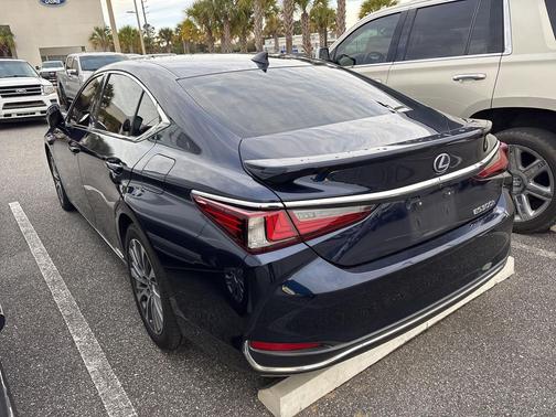 2021 Lexus ES 300h Base