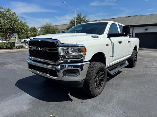 2022 RAM 2500 Tradesman Crew Cab 4x4 6'4' Box