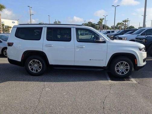 Bright White Clearcoat 2023 Jeep Wagoneer Base