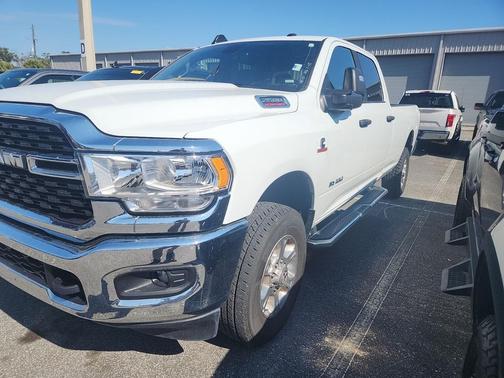 2024 RAM 2500 Big Horn Crew Cab 4x4 8' Box