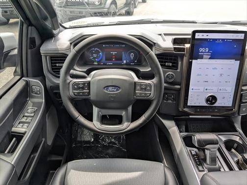 2025 Ford F-150 Lightning LARIAT