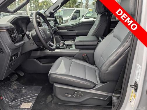 2025 Ford F-150 Lightning LARIAT