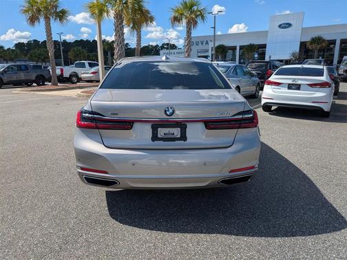 2021 BMW 750 i xDrive