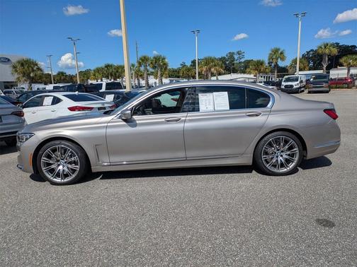 2021 BMW 750 i xDrive