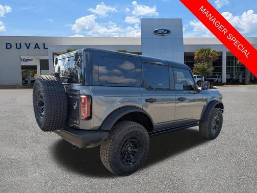Carbonized Gray Metallic 2026 Ford Bronco Badlands