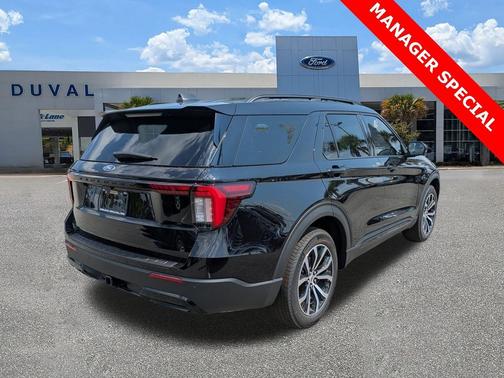 2025 Ford Explorer ST-Line