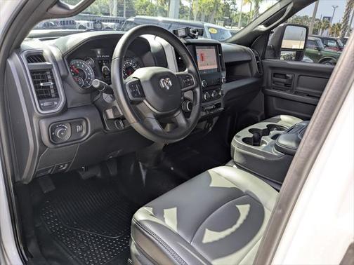2024 RAM 2500 Tradesman Crew Cab 4x4 6'4' Box