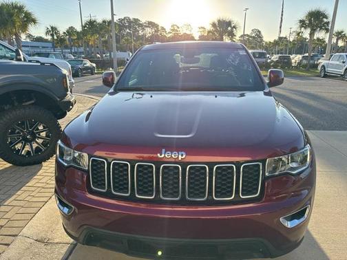 2022 Jeep Grand Cherokee Laredo