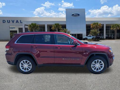 2022 Jeep Grand Cherokee Laredo