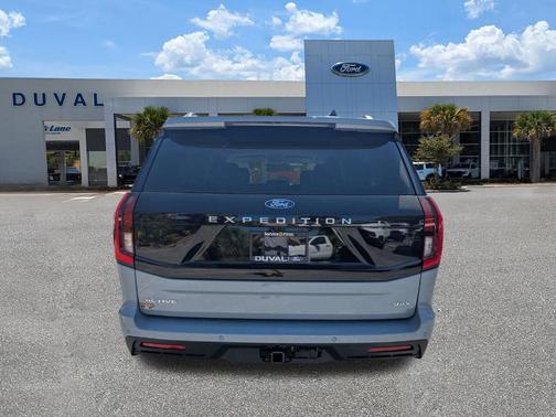 Glacier Gray Metallic 2026 Ford Expedition Max Active