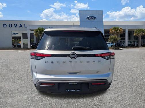 2022 Nissan Pathfinder SV 2WD