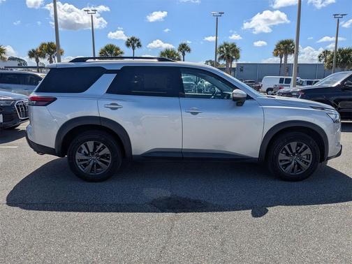 2022 Nissan Pathfinder SV 2WD