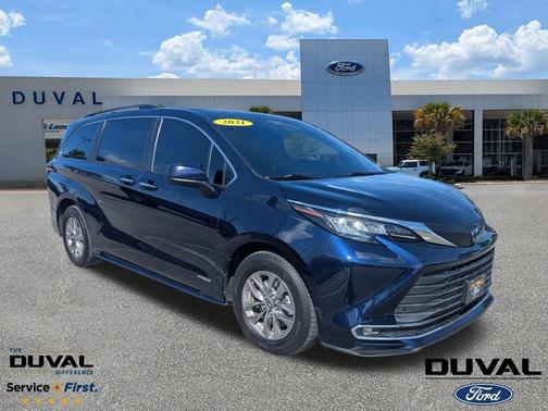 2021 Toyota Sienna XLE 7 Passenger