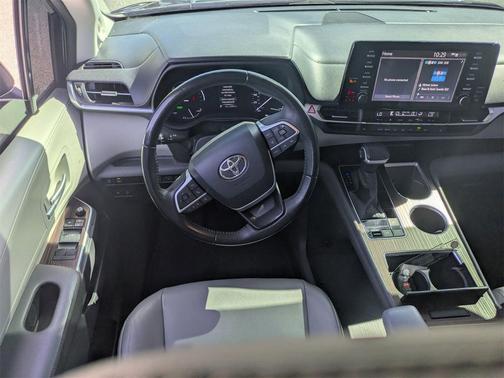 2021 Toyota Sienna XLE 7 Passenger