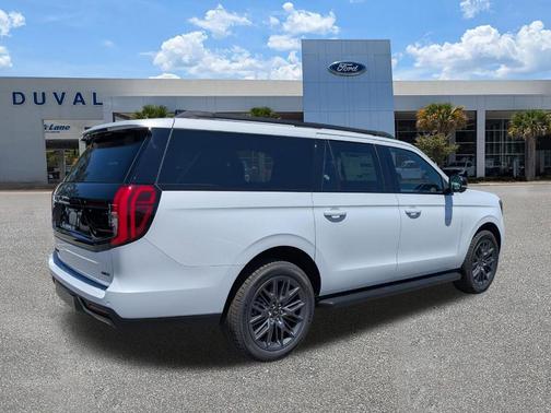 Space Silver 2026 Ford Expedition Max Platinum