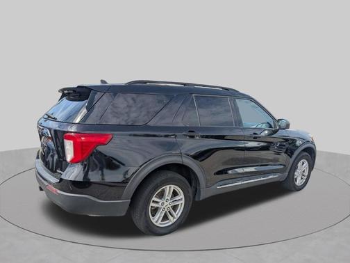 Black Metallic 2022 Ford Explorer XLT