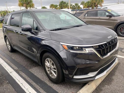 2024 Kia Carnival LX