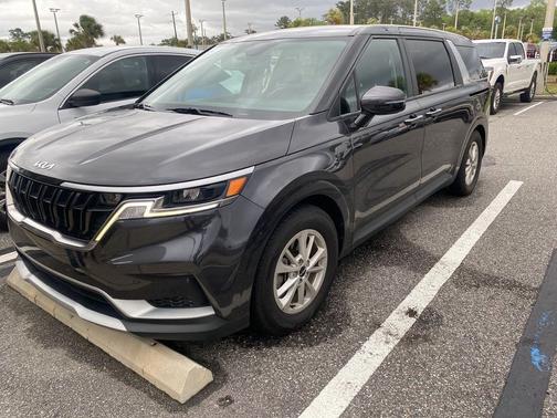 2024 Kia Carnival LX