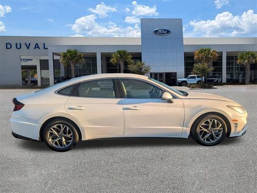 2022 Hyundai SONATA SEL